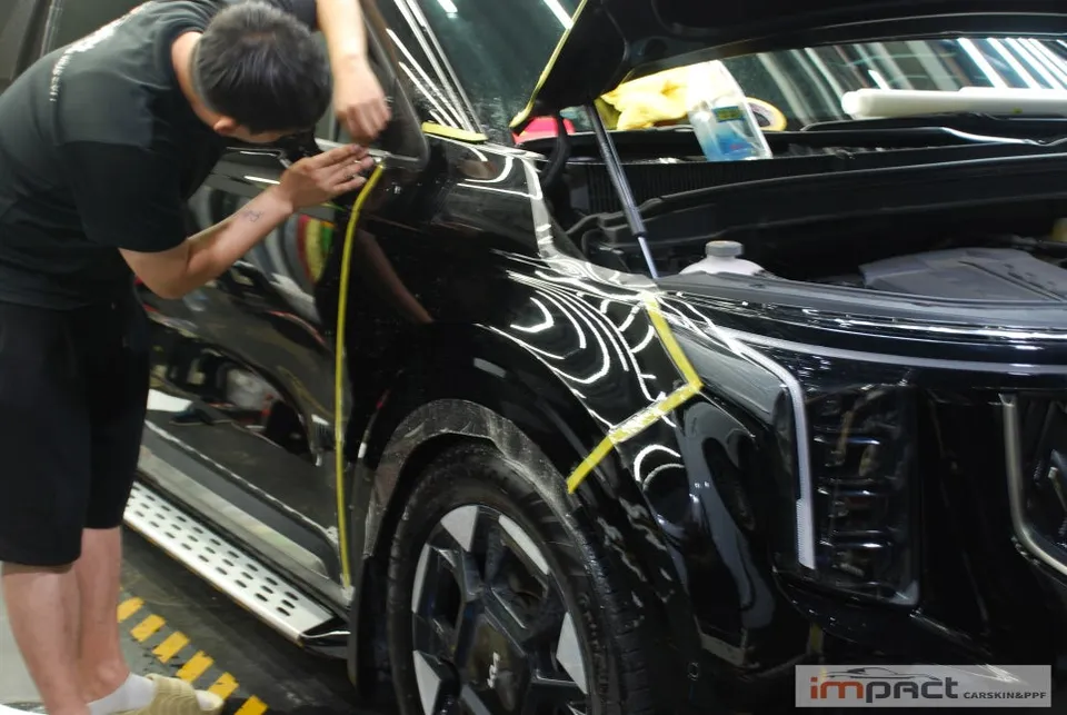 Kia Carnival Hi-LimousineのPPF施工事例｜韓国での部分再施工 施工写真 2-2