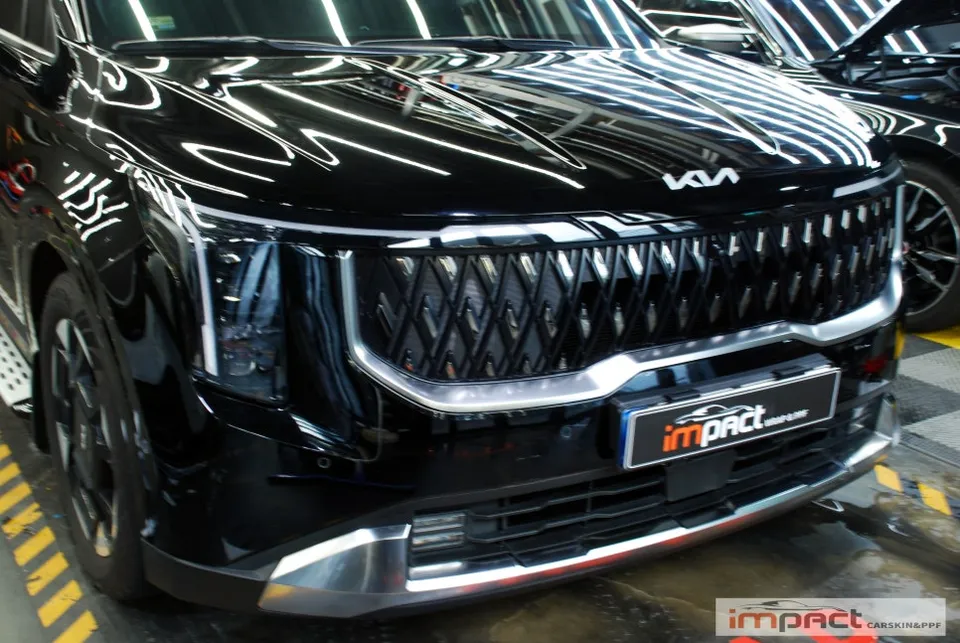 Kia Carnival Hi-LimousineのPPF施工事例｜韓国での部分再施工 施工写真 1-3