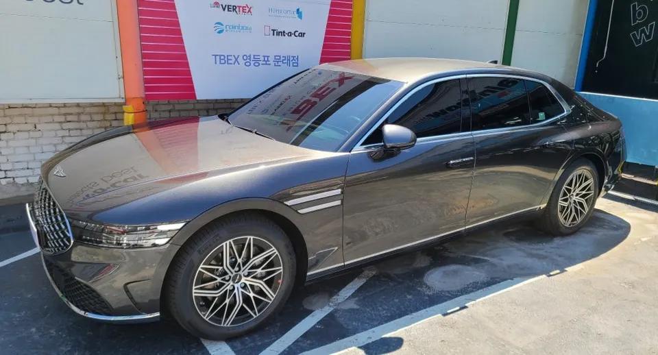 Genesis G90 カーフィルム施工事例|費用目安と仕上がり 施工写真 3-1