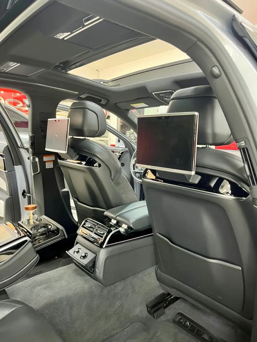 Audi A8 oem options - Audi A8 Rear Monitor Replacement Review photo 3