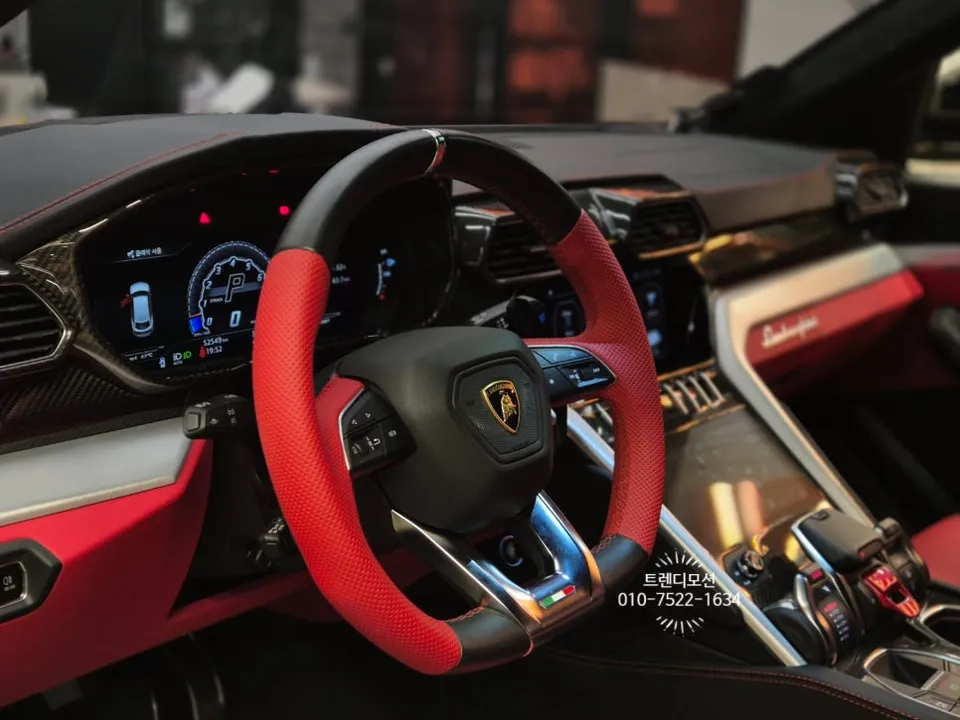 Lamborghini Urus steering wheel - Lamborghini Urus Steering Wheel Customization Review photo 5