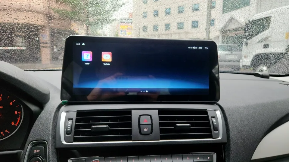 BMW 1 Series F20のAndroid Auto・CarPlay取付事例 施工写真 3-2