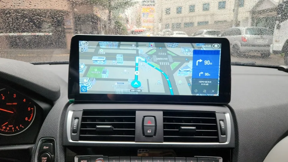 BMW 1 Series F20のAndroid Auto・CarPlay取付事例 施工写真 1-3