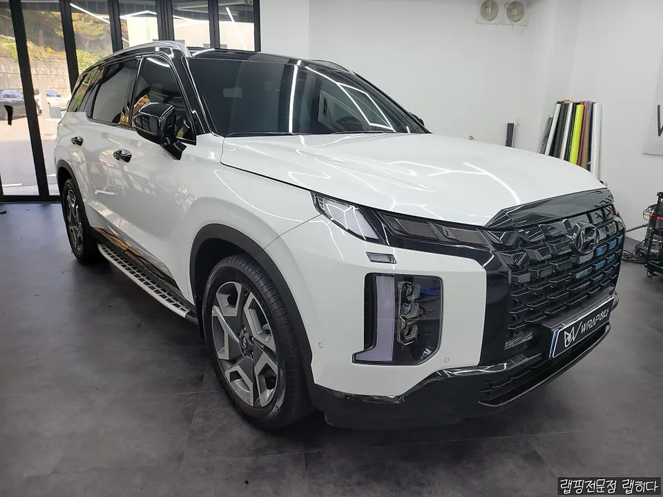 Hyundai Palisadeのカーラッピング事例|費用目安・仕上がり 施工写真 2-3