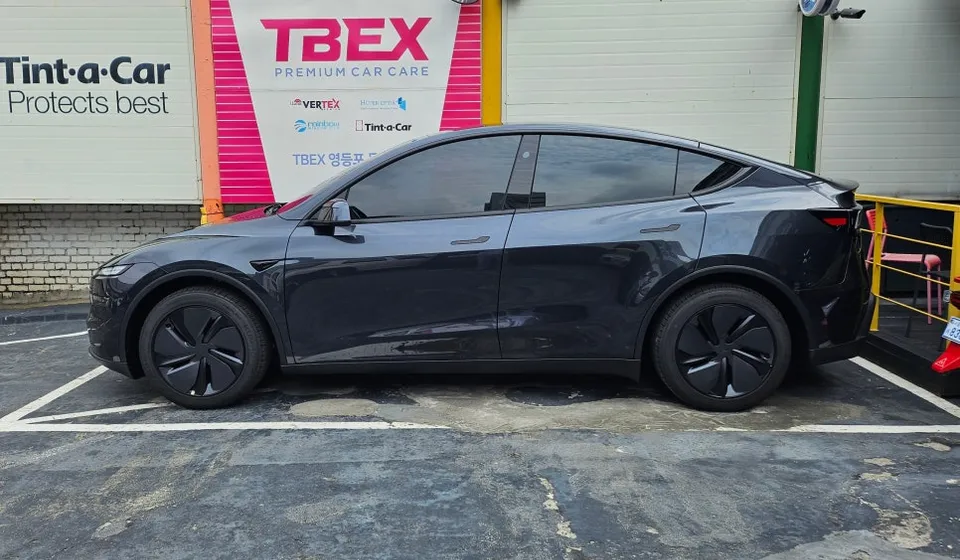 Tesla Model Y PPF施工事例|費用目安と仕上がり 施工写真 1-1