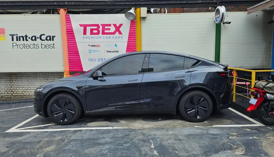 Tesla Model Y PPF施工事例|費用目安と仕上がり 施工写真 2-1
