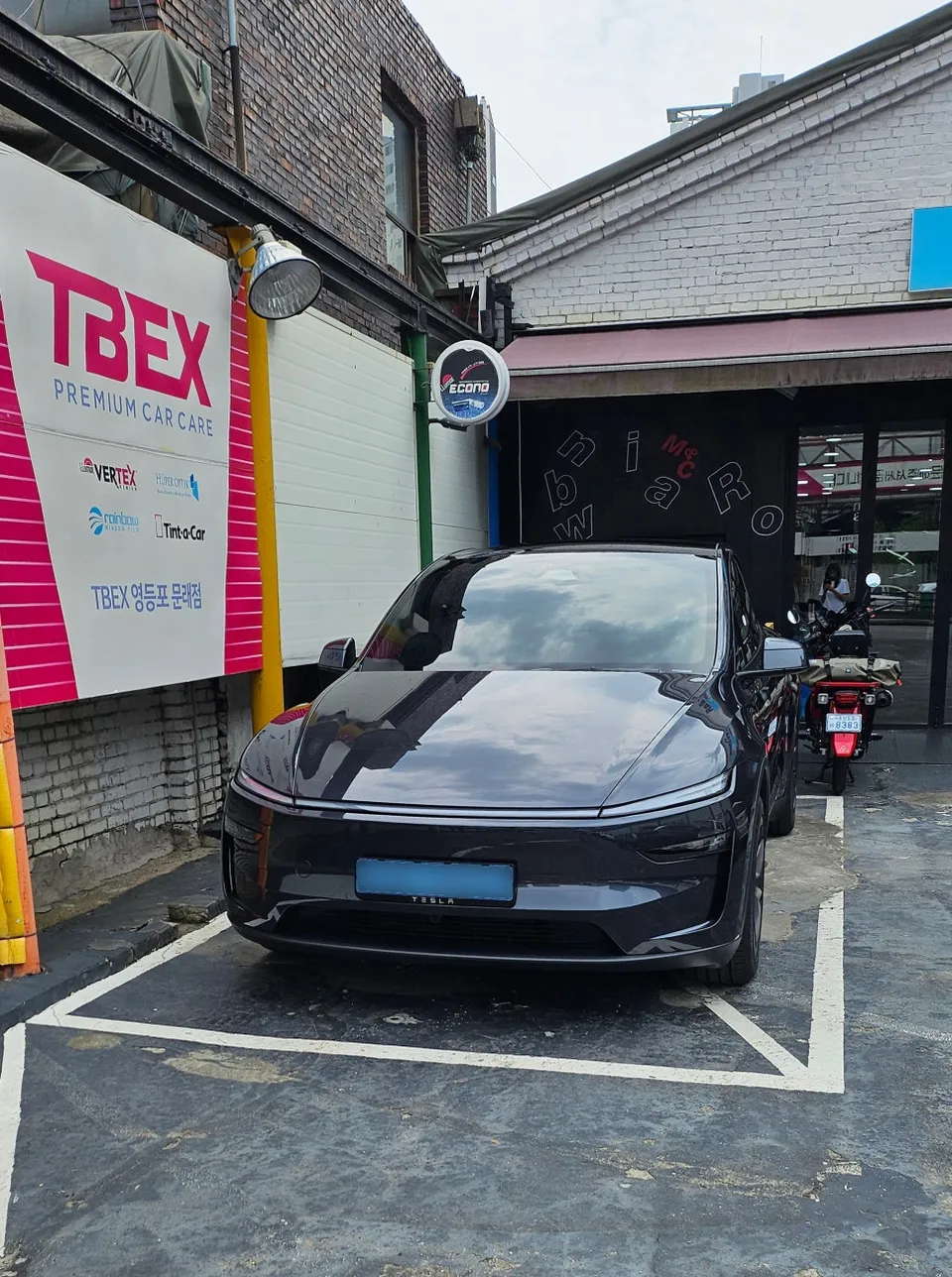 Tesla Model Y PPF施工事例|費用目安と仕上がり 施工写真 4-1