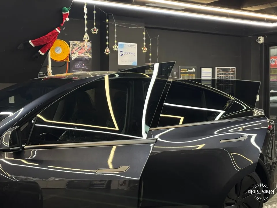 Tesla Model Yのカーフィルム施工事例|費用目安・仕上がり 施工写真 3-2