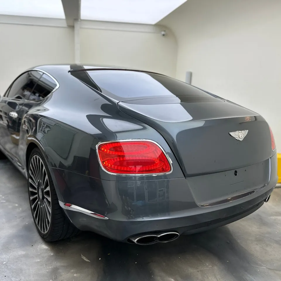 Bentley Continental GTのカーラッピング事例｜サテンホワイト半艶 施工写真 1-1