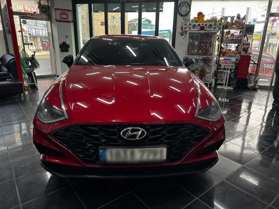 Hyundai Sonata DN8 カーラッピング事例:サテンダークグレーへの変貌 施工写真 2-1