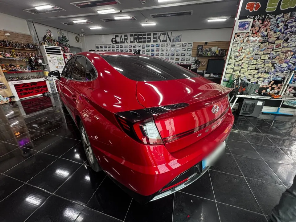Hyundai Sonata DN8 カーラッピング事例:サテンダークグレーへの変貌 施工写真 3-3