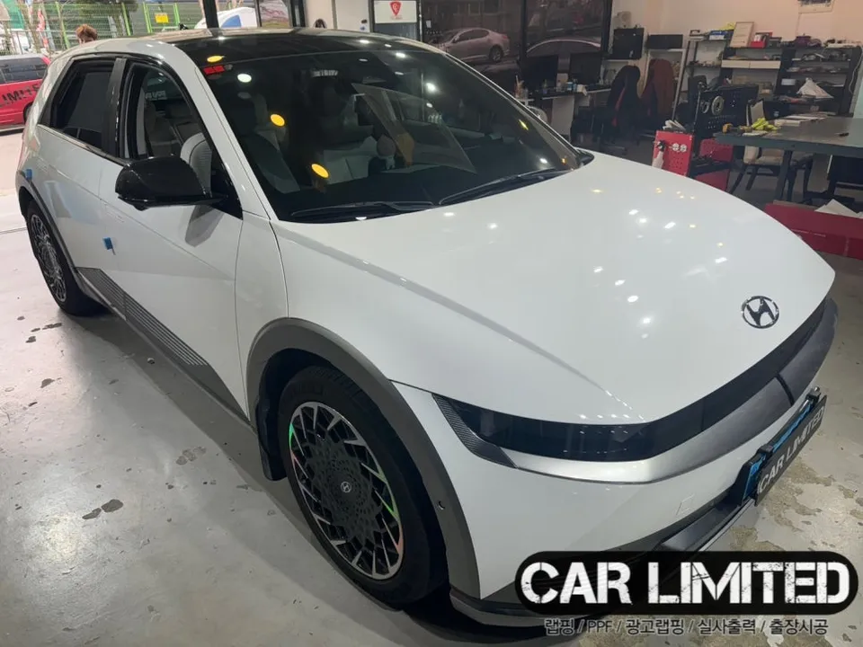 Hyundai IONIQのカーラッピング事例|費用目安・仕上がり 施工写真 3-3