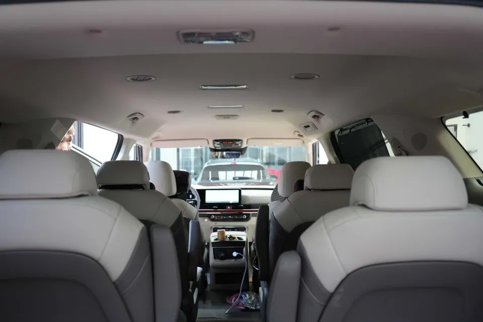 Kia Carnival KA4のカーフィルム施工事例|費用目安・仕上がり 施工写真 2-1