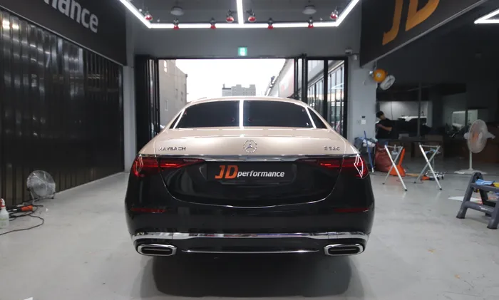 Mercedes-Benz S-Class W223のカーラッピング事例 施工写真 2-2