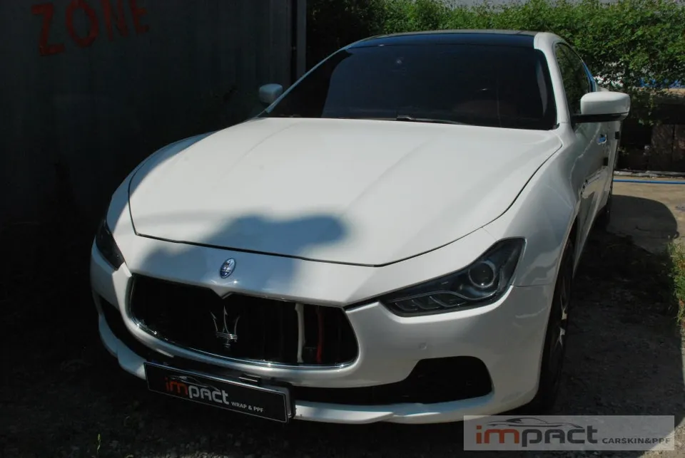 Maserati Quattroporteのカーラッピング事例|費用目安・仕上がり 施工写真 1-3