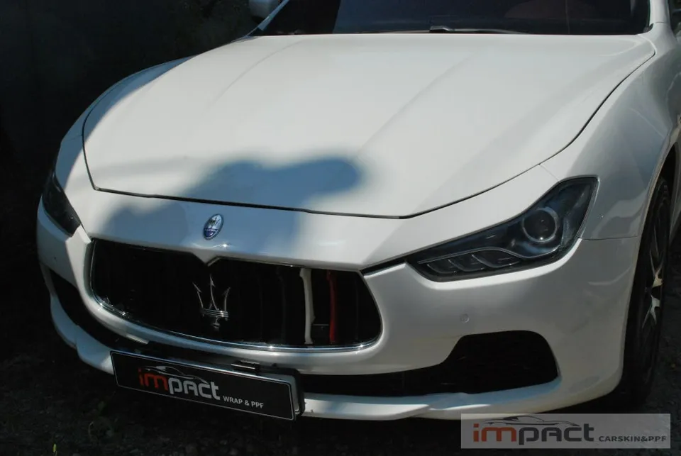 Maserati Quattroporteのカーラッピング事例|費用目安・仕上がり 施工写真 2-3