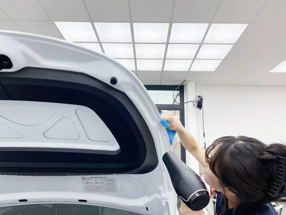 Tesla Model YのPPF施工事例｜費用目安と仕上がり 施工写真 3-1
