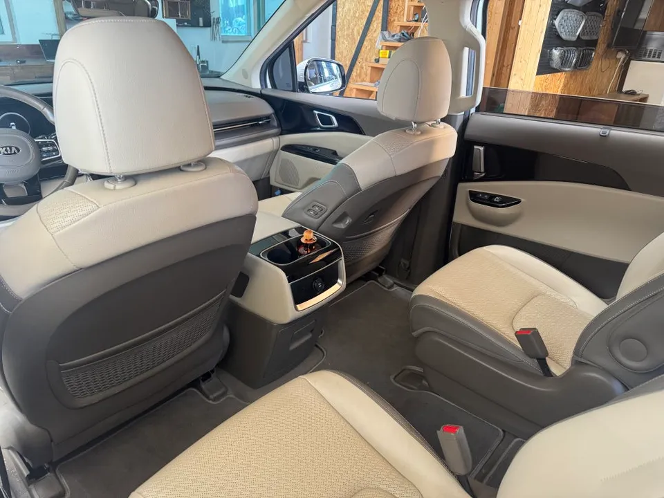Kia Carnival KA4 ambient lighting - Kia Carnival KA4 Ambient Lighting Review — Cost & Results photo 4