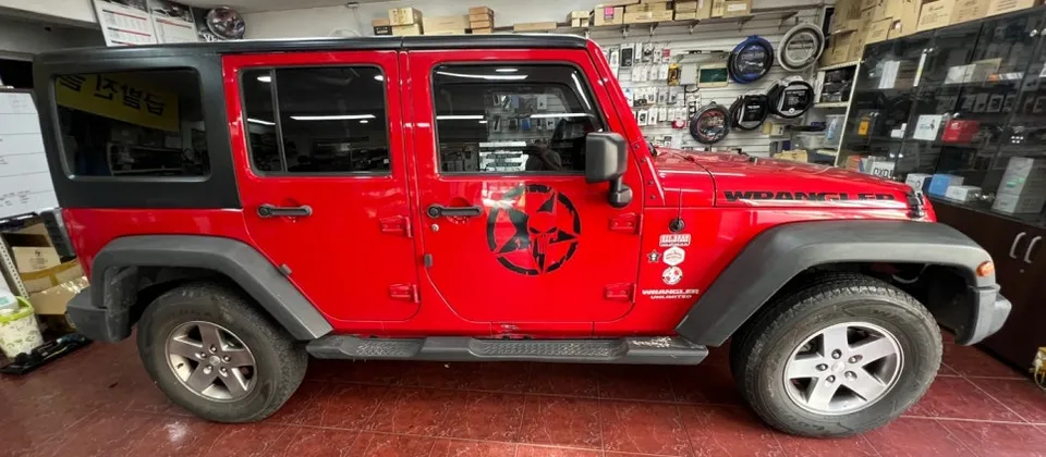 Jeep WranglerのAndroid Auto・CarPlay取付事例 施工写真 2-1