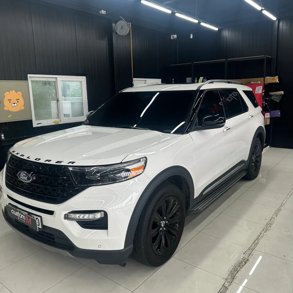 Ford Explorerのカーラッピング事例｜費用目安・仕上がり 写真