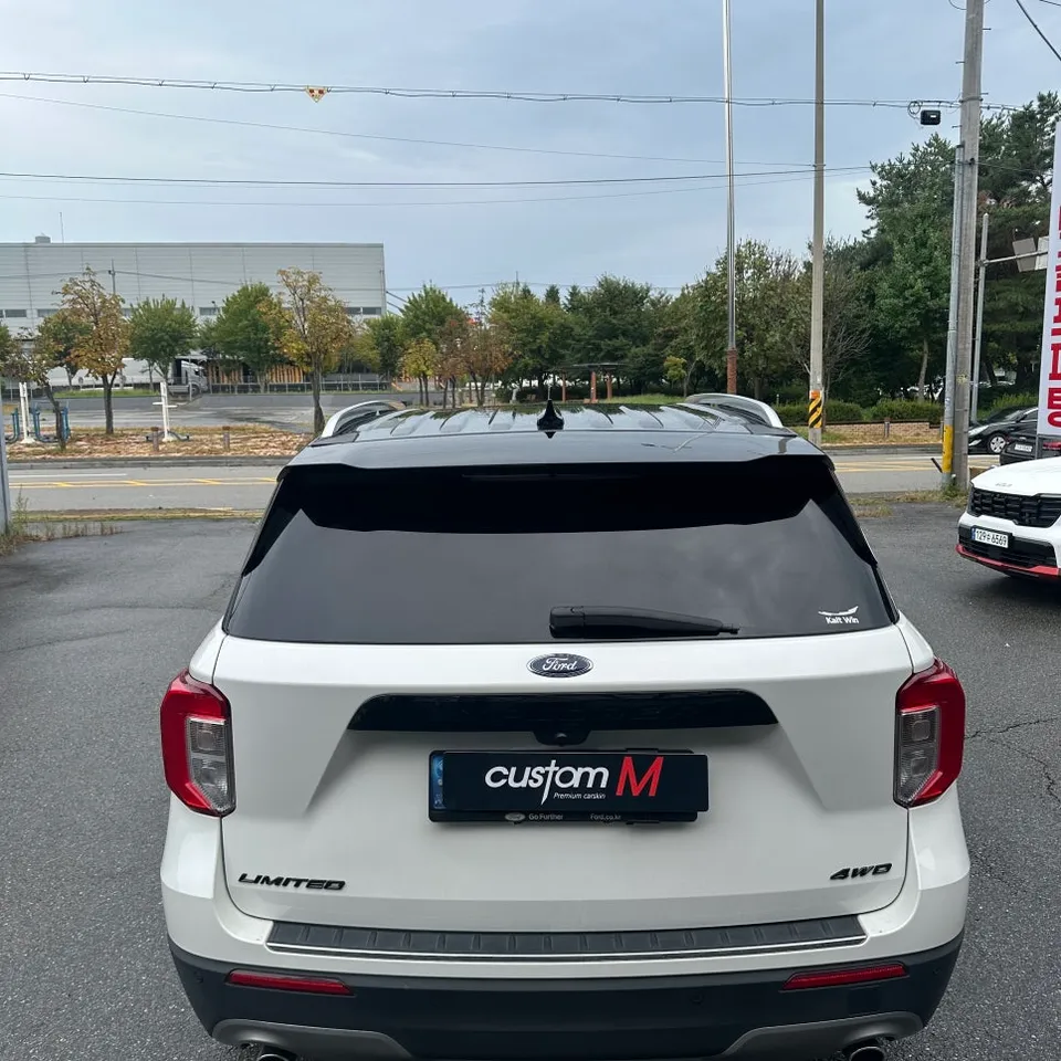 Ford Explorerのカーラッピング事例|費用目安・仕上がり 施工写真 3-3