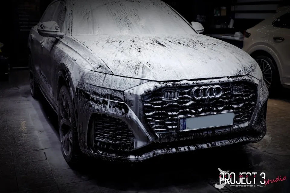 Audi RSのPPF施工事例｜費用目安と仕上がり 施工写真 2-3