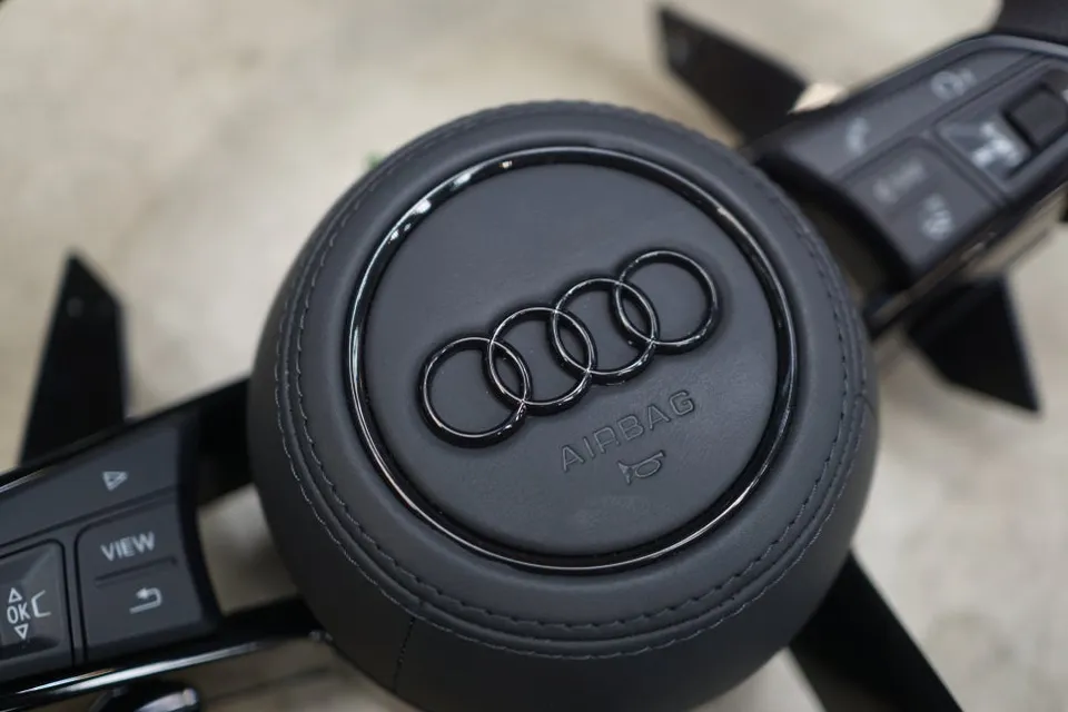 Audi A7 steering wheel - Audi A7 RS Style Steering Wheel Upgrade Review photo 4