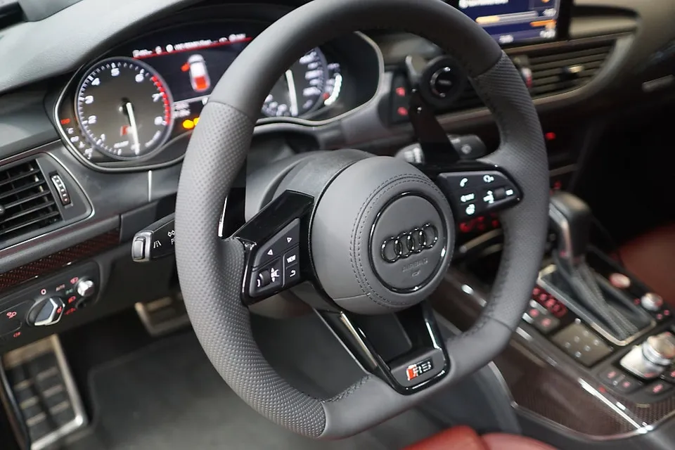Audi A7 steering wheel - Audi A7 RS Style Steering Wheel Upgrade Review photo 7