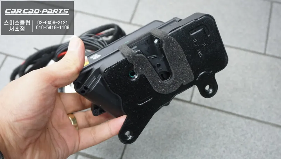 Land Rover Discovery Sport oem options - Land Rover Discovery Sport Soft Closing Doors Review — Effortless photo 5