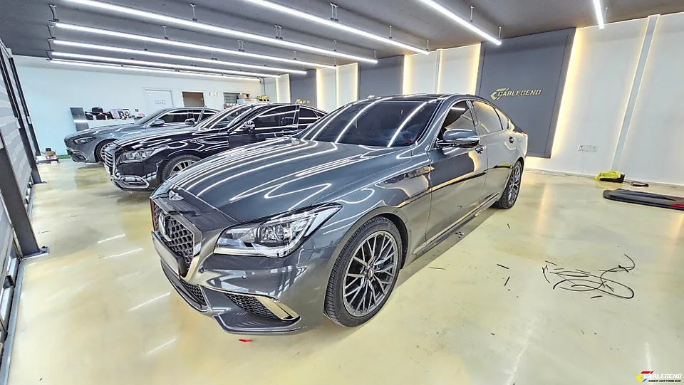 Genesis G80 Ambient Lighting Review — Enhanced Interior Mood photo 2