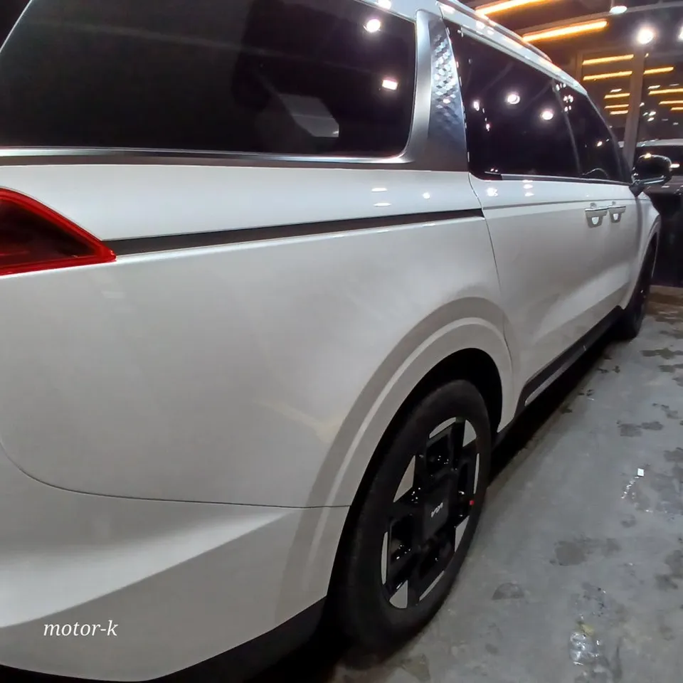 Kia Carnivalのガラスコーティング事例|費用目安・仕上がり 施工写真 3-2
