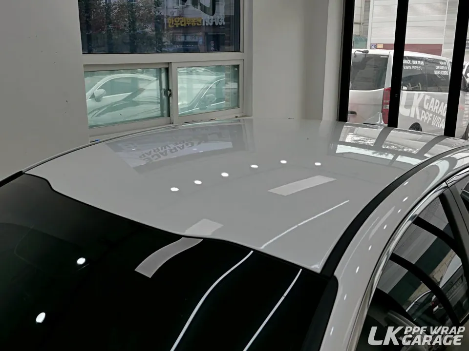 Kia K5 ルーフスキン事例|費用目安と仕上がり 施工写真 3-1