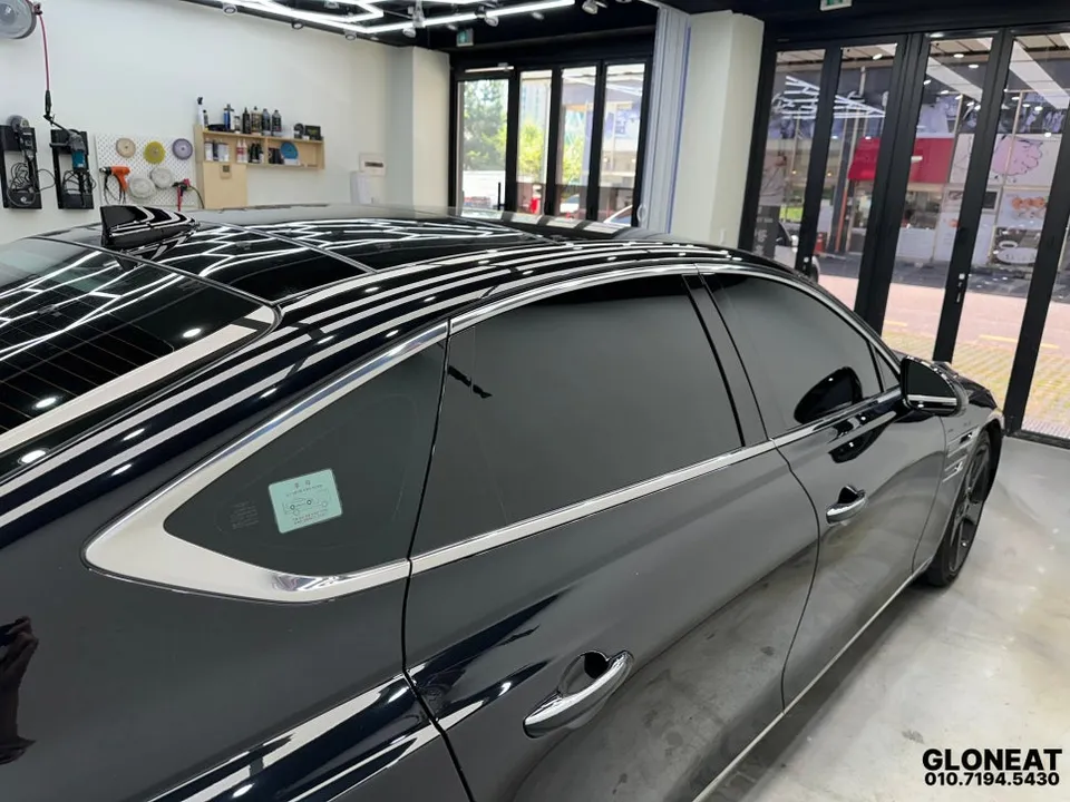 Genesis G80のカーラッピング事例|クロームパーツをブラック化 施工写真 1-3