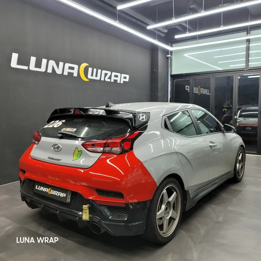 Hyundai Veloster Nのカーラッピング事例|カキグリーン 施工写真 2-1