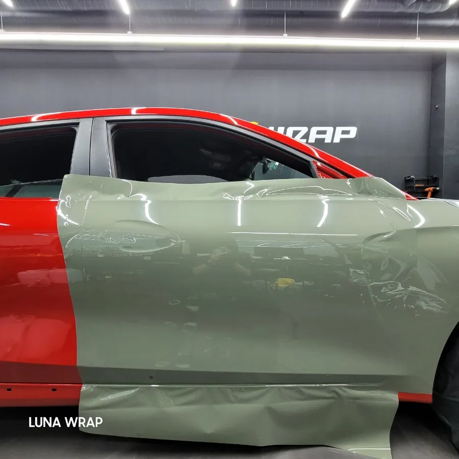 Hyundai Veloster Nのカーラッピング事例|カキグリーン 施工写真 3-3