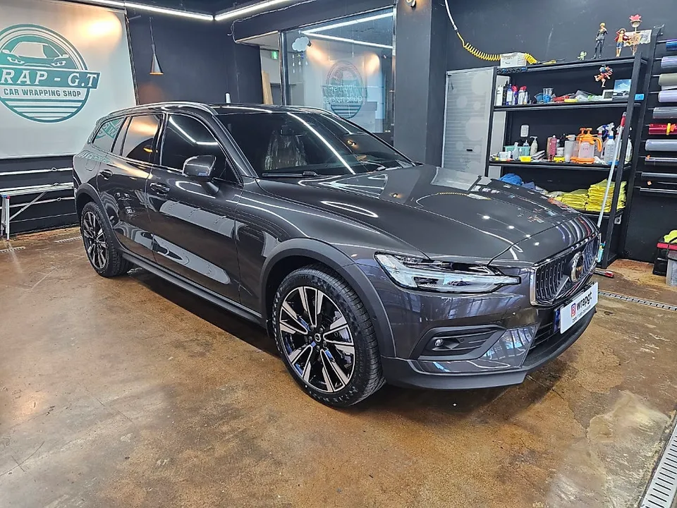 Volvo V60 PPF施工事例|費用目安と仕上がり 施工写真 1-2