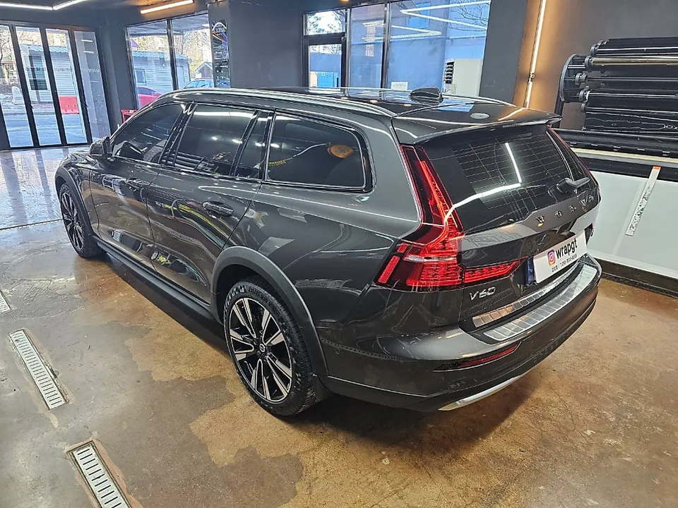 Volvo V60 PPF施工事例|費用目安と仕上がり 施工写真 1-3