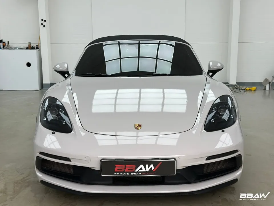 ポルシェ 718 Boxsterのカーラッピング事例|費用目安・仕上がり 施工写真 2-1