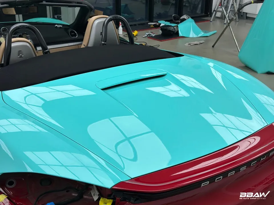 ポルシェ 718 Boxsterのカーラッピング事例|費用目安・仕上がり 施工写真 2-3