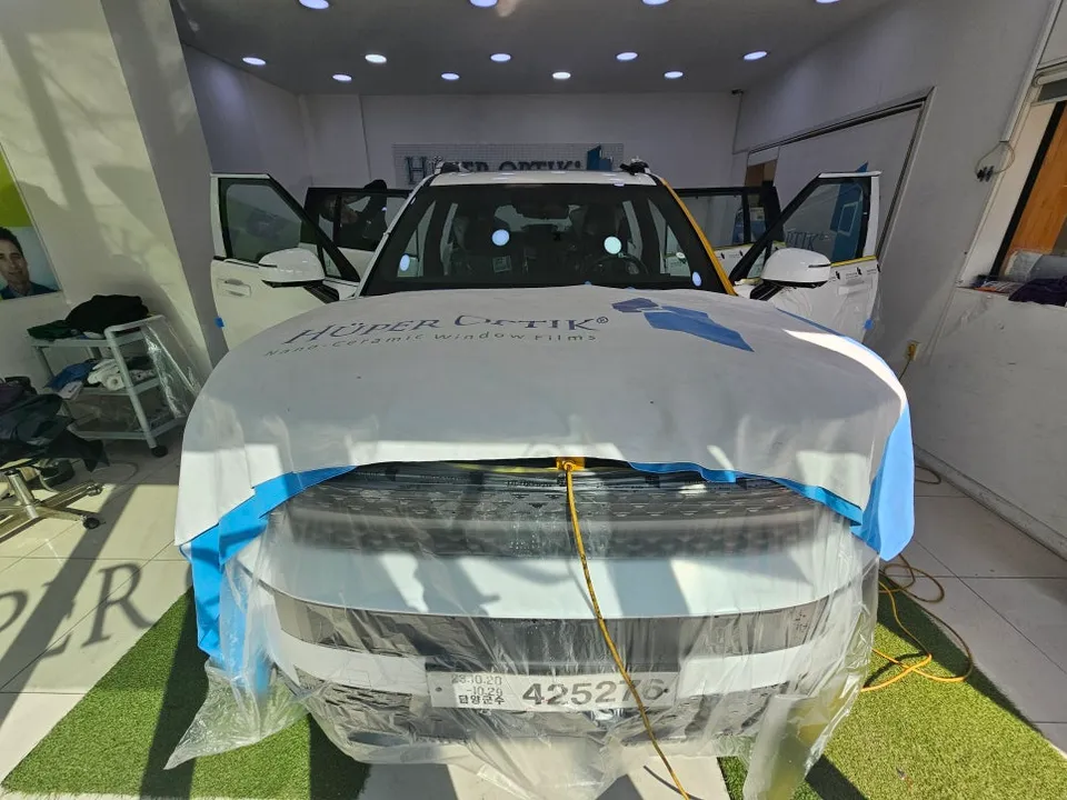 Hyundai Santa Fe TMのカーフィルム施工事例 施工写真 1-2