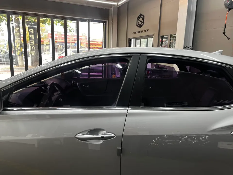 Hyundai Grandeur HGのカーフィルム施工事例|費用目安・仕上がり 施工写真 1-2