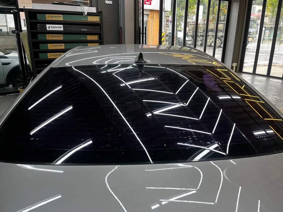 Hyundai Grandeur HGのカーフィルム施工事例|費用目安・仕上がり 施工写真 3-2