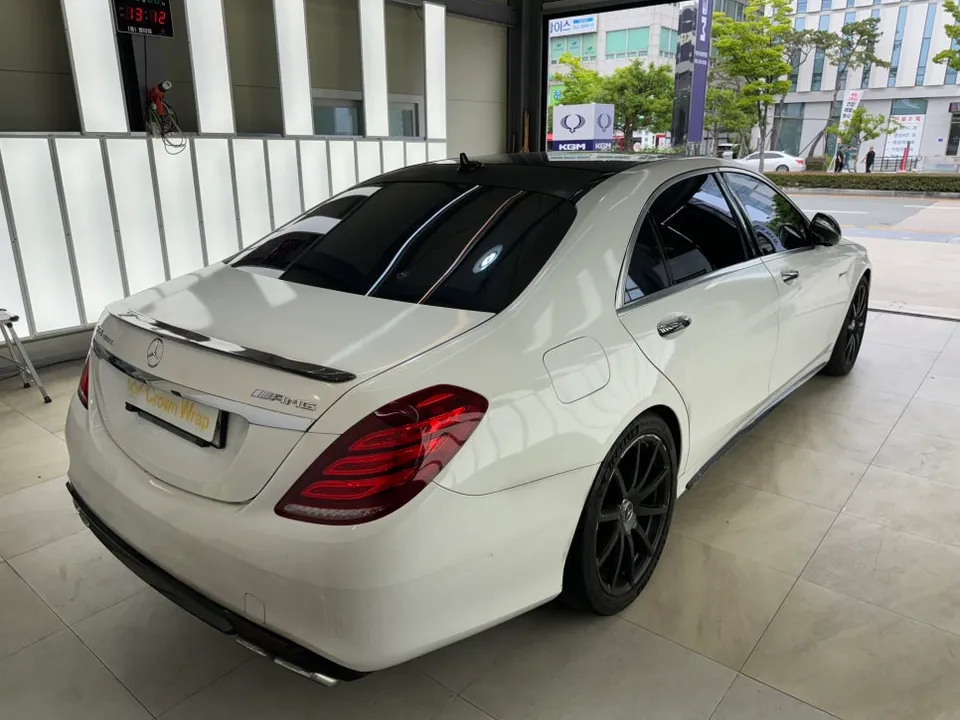 Mercedes-Benz S63 AMG vinyl wrap - Mercedes-Benz S63 AMG Vinyl Wrap Removal Review — Complete Glue R photo 6