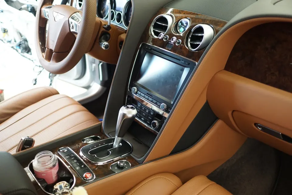 Bentley Flying Spur surround view camera - Bentley Flying Spur Surround View Camera Review photo 3