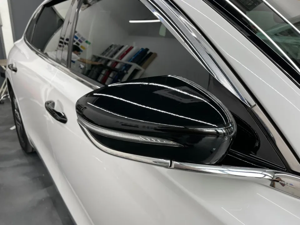 Hyundai Azeraのカーラッピング事例 施工写真 4-1
