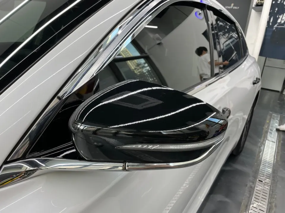 Hyundai Azeraのカーラッピング事例 施工写真 1-2