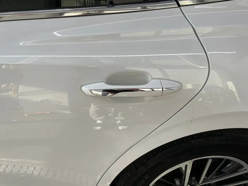 Hyundai Azeraのカーラッピング事例 施工写真 3-2