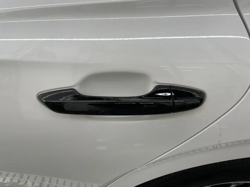 Hyundai Azeraのカーラッピング事例 施工写真 4-2