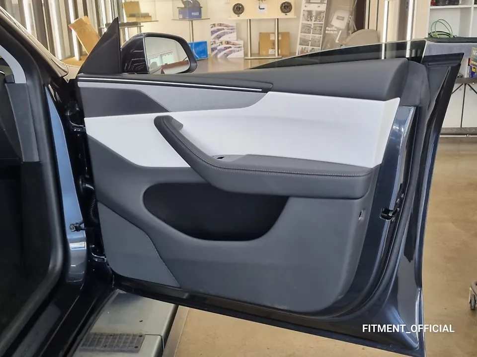 Tesla Model Y car audio - Tesla Model Y Car Audio Upgrade: AVI Speakers for Immersive Sound photo 5