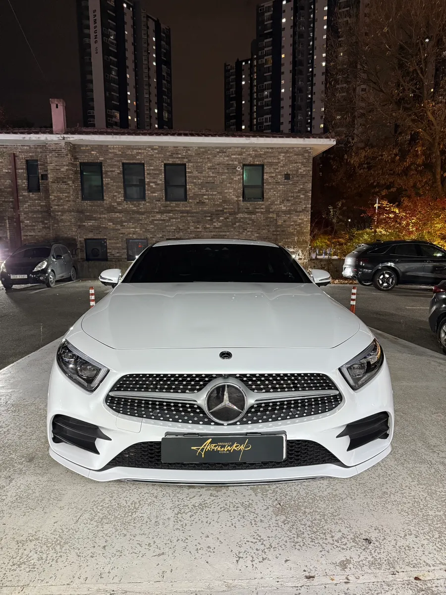 Mercedes-Benz CLSのカーラッピング事例|ホワイトパールへの変身 施工写真 2-2